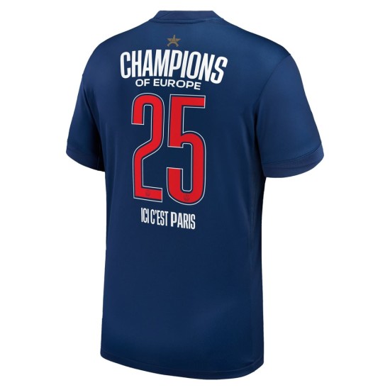 Maglia Bambino PSG 2024/25 Home Collector - Campioni d'Europa 2025 Maglia Bambino PSG 2024/25 Home Collector - Campioni d'Europa 2025