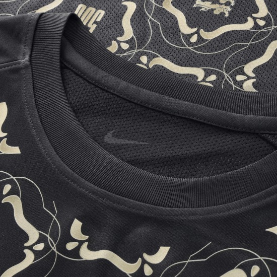 Maglia Pre-Partita 500º Anniversario England Lionesses Donna – Nero Maglia Pre-Partita 500º Anniversario England Lionesses Donna – Nero