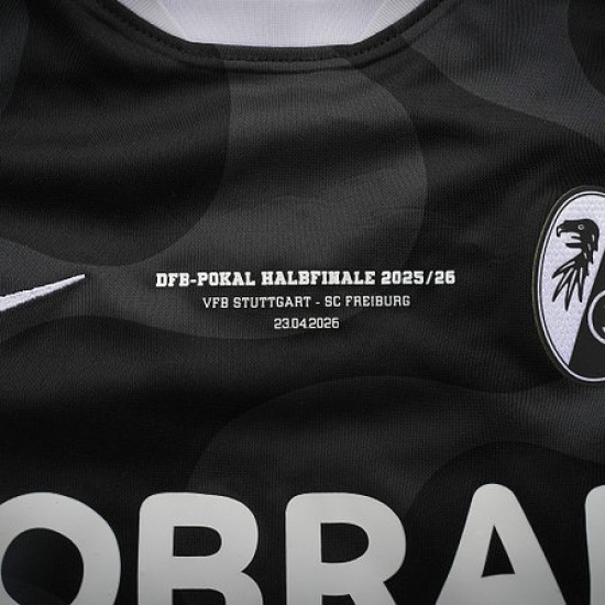 Maglia da trasferta SC Freiburg 2025/26 Coppa DFB Semifinale – Bambino Maglia da trasferta SC Freiburg 2025/26 Coppa DFB Semifinale – Bambino