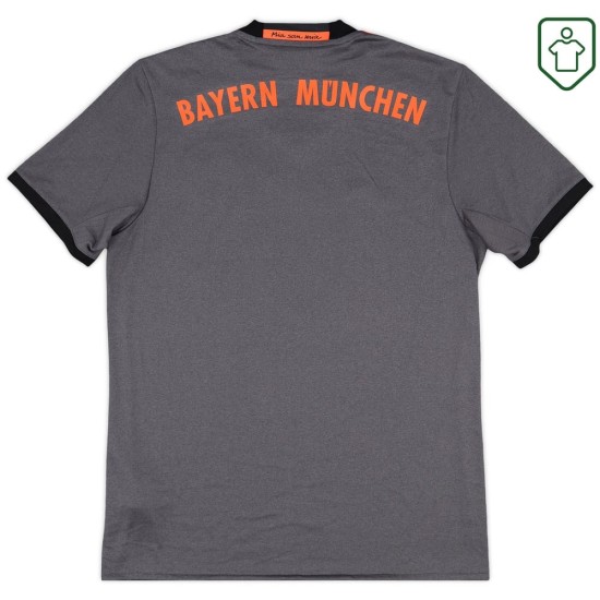 Maglia retrò Bayern Monaco 2016/17 Trasferta Uomo Maglia retrò Bayern Monaco 2016/17 Trasferta Uomo