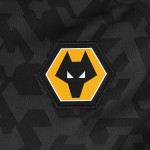 Maglia Terza Pre Partita Wolverhampton Wanderers Uomo 2024/25 Maglia Terza Pre Partita Wolverhampton Wanderers Uomo 2024/25
