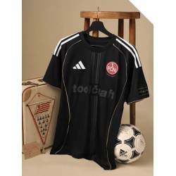 Maglia Speciale Europa 2025/26 1. FC Nürnberg da uomo Maglia Speciale Europa 2025/26 1. FC Nürnberg da uomo