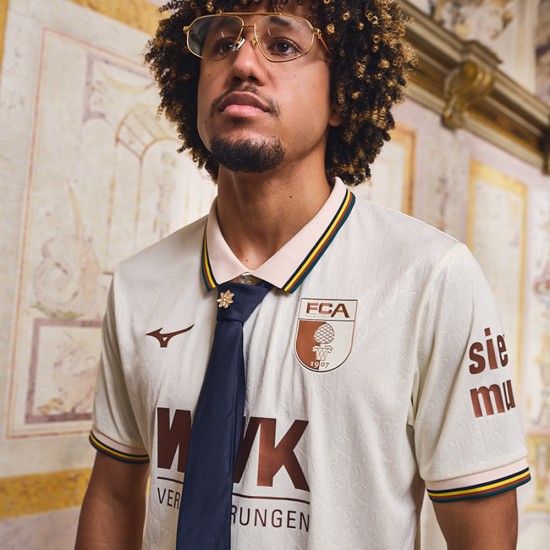 Bambino FC Augsburg 2025/26 Maglia Speciale Crema Bambino FC Augsburg 2025/26 Maglia Speciale Crema