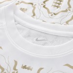Maglia Pre-Partita 500º Anniversario England Lionesses Donna – Bianco Maglia Pre-Partita 500º Anniversario England Lionesses Donna – Bianco