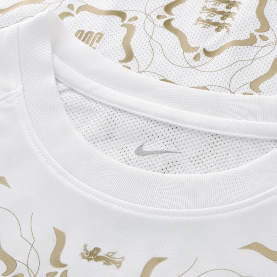 Maglia Pre-Partita 500º Anniversario England Lionesses Donna – Bianco Maglia Pre-Partita 500º Anniversario England Lionesses Donna – Bianco