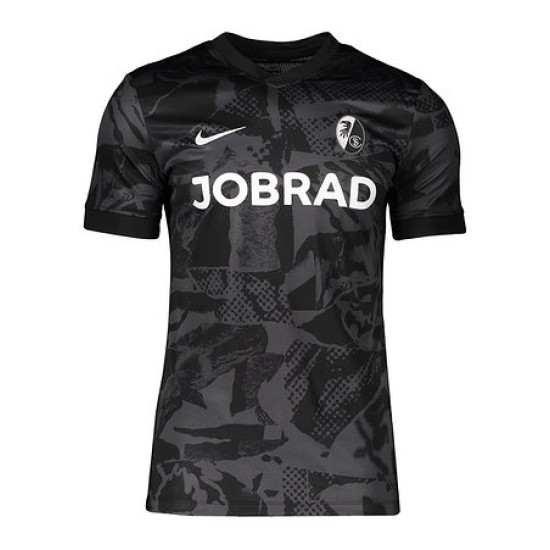 Maglia Pre Gara Terza Uomo SC Freiburg 2025/26 - Nero Maglia Pre Gara Terza Uomo SC Freiburg 2025/26 - Nero