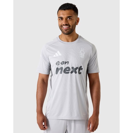 Bambino Nottingham Forest 2025/26 Terza Maglia Prepartita Bambino Nottingham Forest 2025/26 Terza Maglia Prepartita