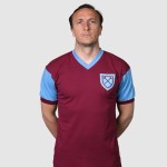 Maglia Retrò Prima Maglia Bobby Moore West Ham United Uomo 1958 #6 Maglia Retrò Prima Maglia Bobby Moore West Ham United Uomo 1958 #6